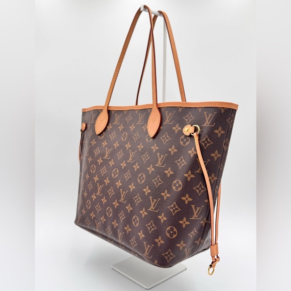 Louis Vuitton Neverfull MM - Picture 3 of 13